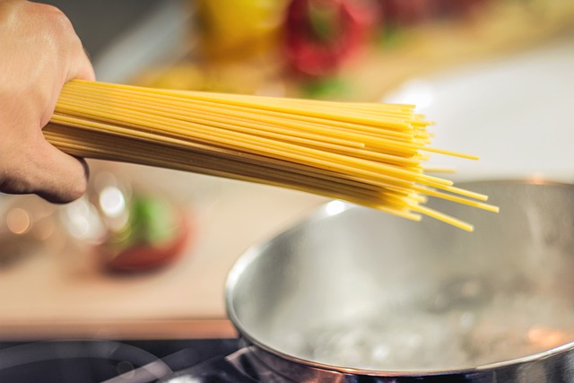 Tags: spaghetti, pasta, boiling water Tags: spaghetti, pasta, boiling water